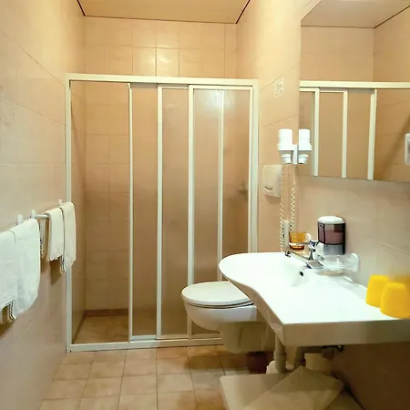 Bed & Breakfast Garni Gruener Baum
