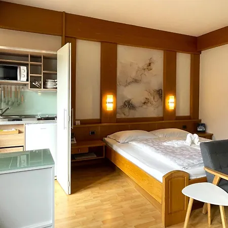 Bed & Breakfast Garni Gruener Baum Laives