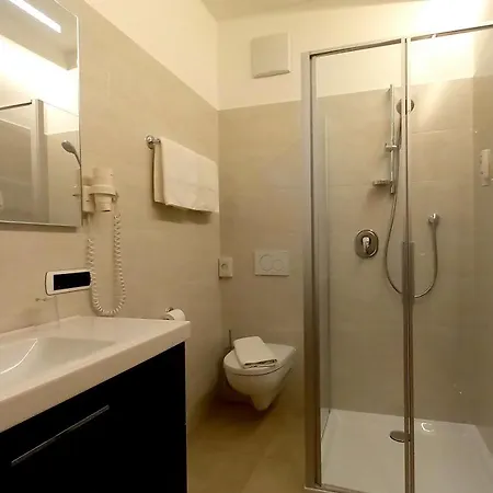 Bed & Breakfast Garni Gruener Baum Laives
