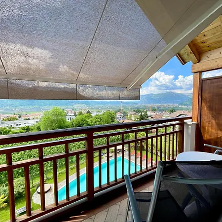 Bed & Breakfast Garni Gruener Baum Laives
